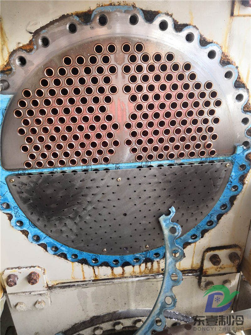 青海大金螺桿式冷水機組銅管更換